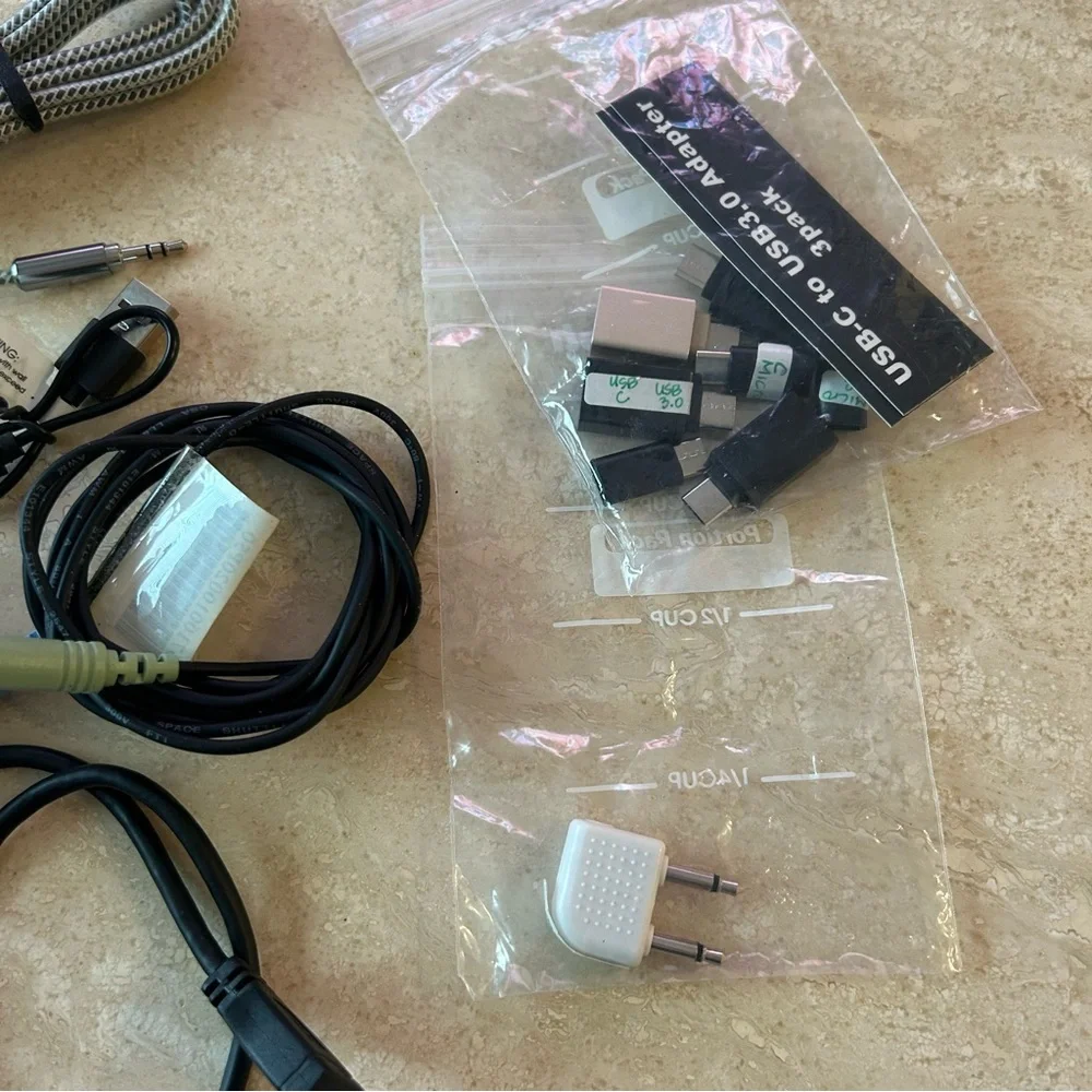 Universal Electronics Cable Set - Black, Gray